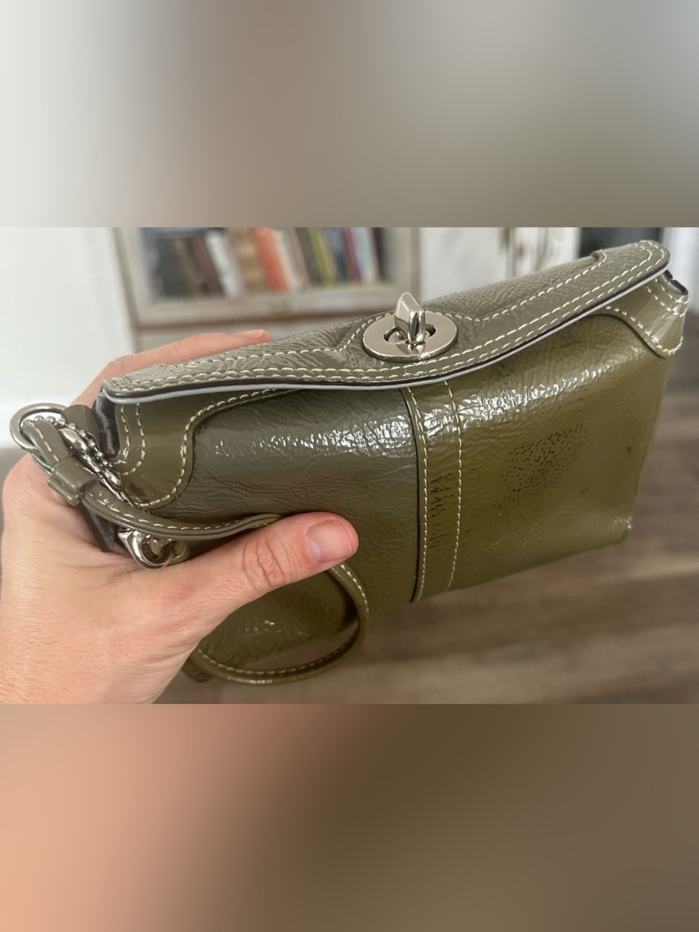 Vintage coach green patent leather pouch/ wristlet - Picture 3 of 15